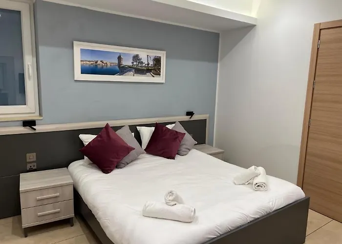 Hotel At 9020 Boutique