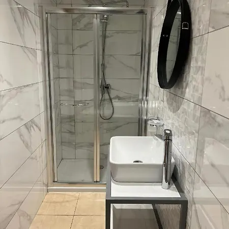 At 9020 Boutique Отель