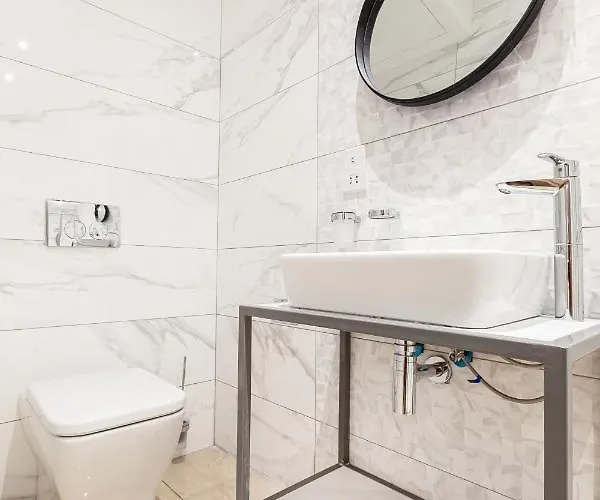 At 9020 Boutique Hotell